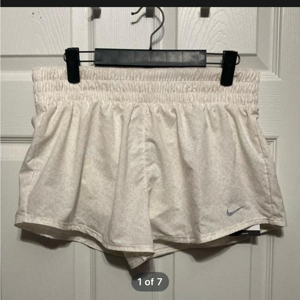 Nike Dri-FIT Training Shorts, Medium, NWT, elastic waistband MSRP$45